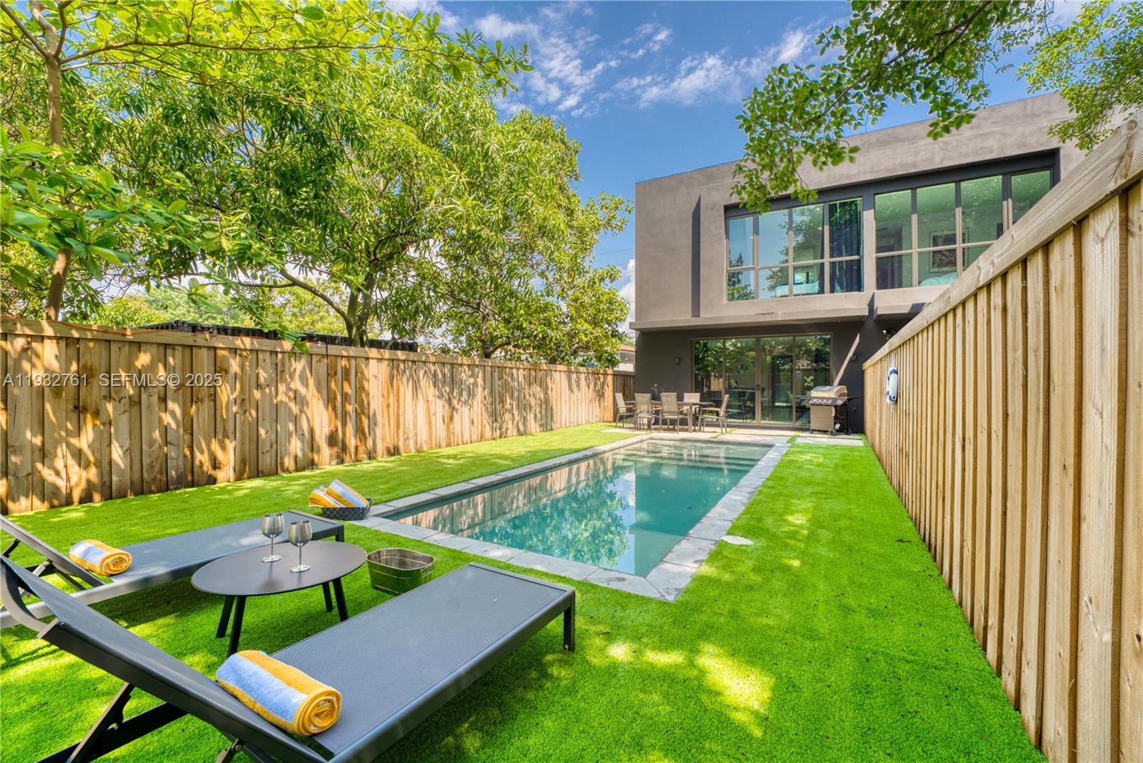 58 NW 52nd St Miami, FL 33127