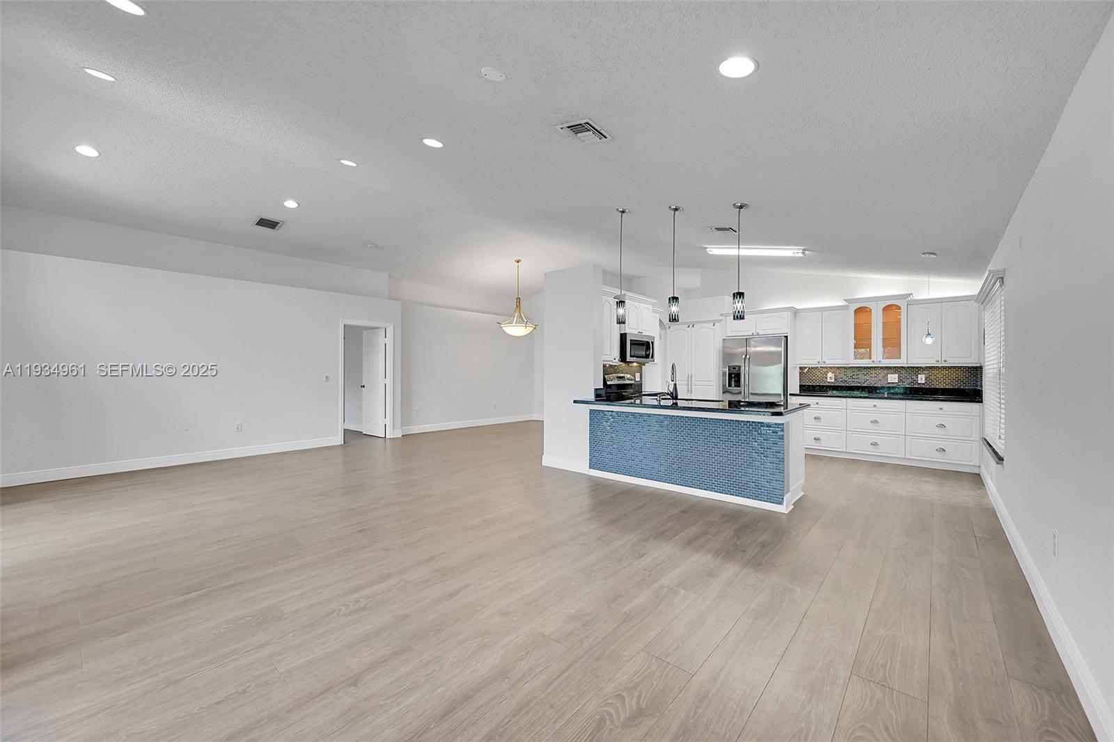 5382 NW 120th Ave Coral Springs, FL 33076