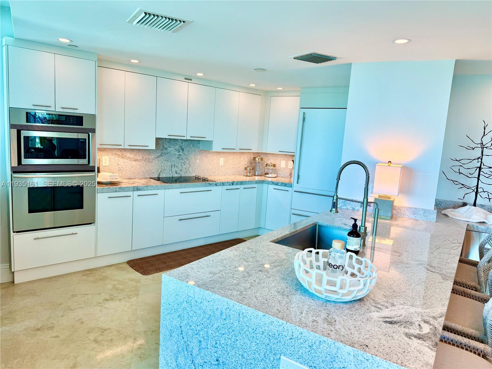 1200 Holiday Dr #705 Fort Lauderdale, FL 33316