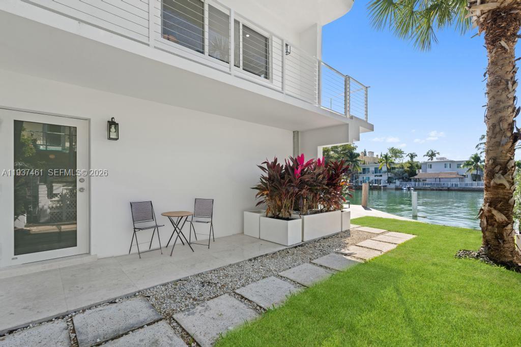 7286 Gary Ave Miami Beach, FL 33141