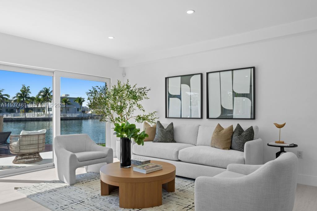 7286 Gary Ave Miami Beach, FL 33141