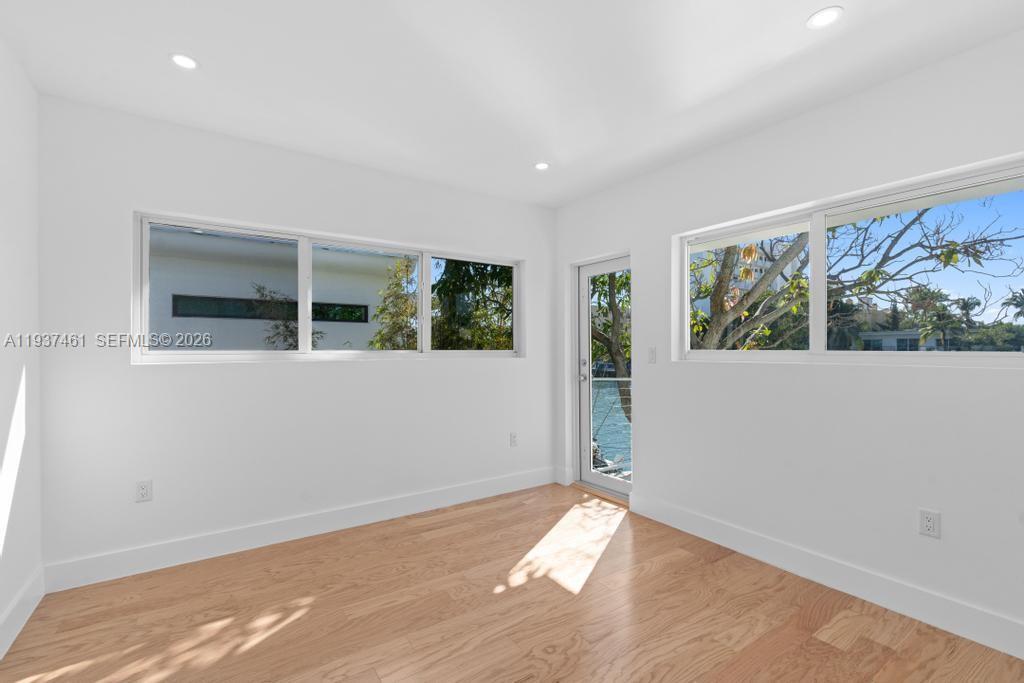 7286 Gary Ave Miami Beach, FL 33141