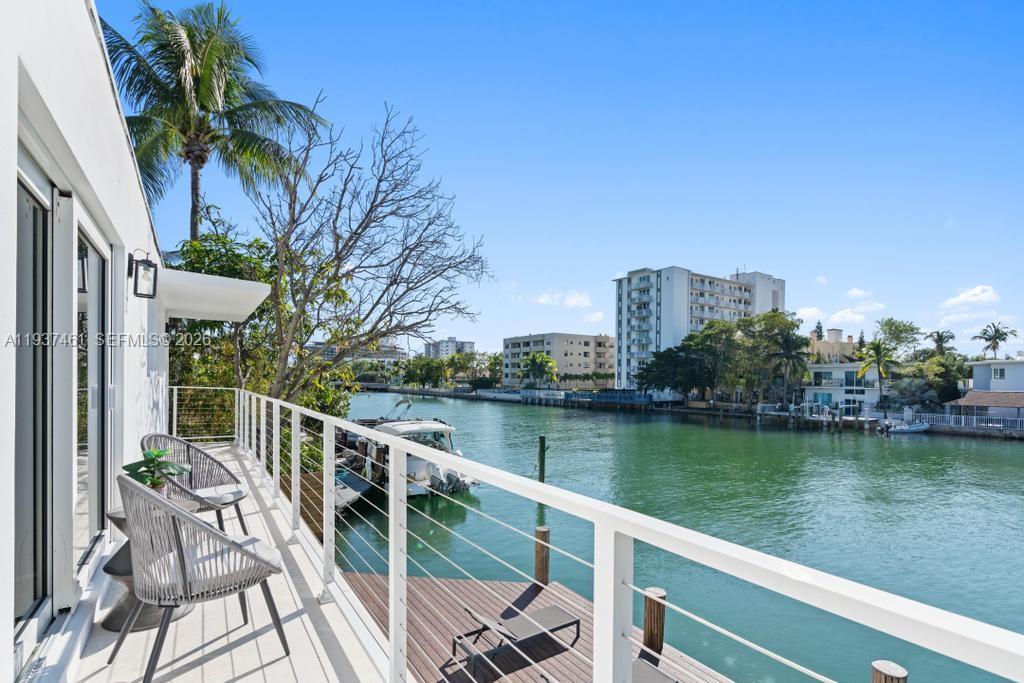 7286 Gary Ave Miami Beach, FL 33141