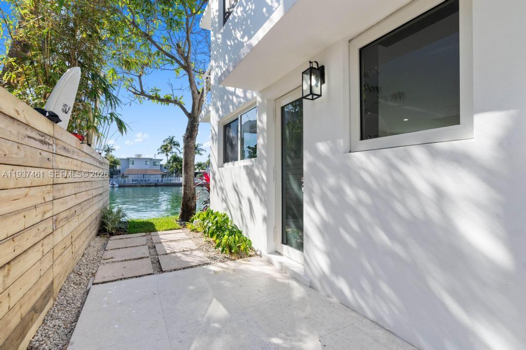 7286 Gary Ave Miami Beach, FL 33141