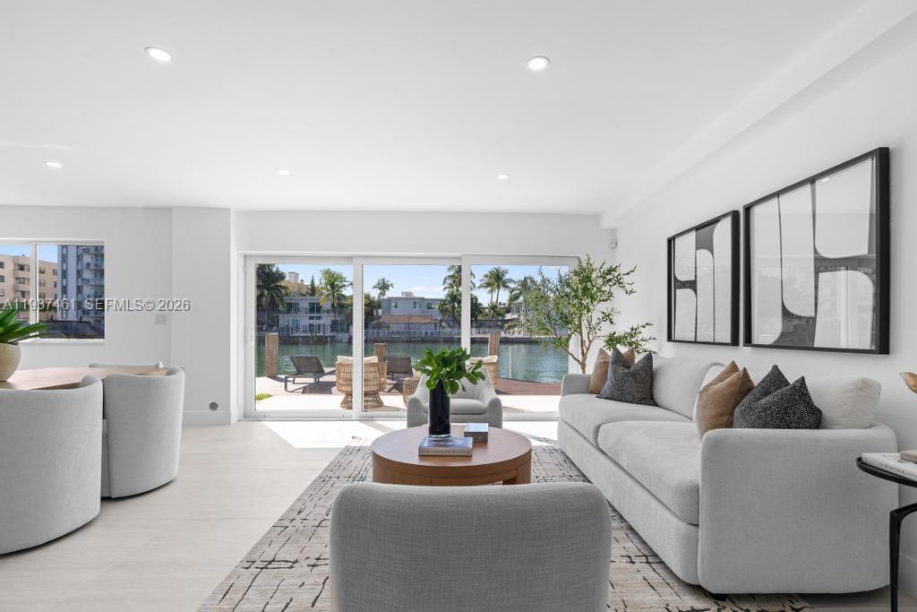 7286 Gary Ave Miami Beach, FL 33141