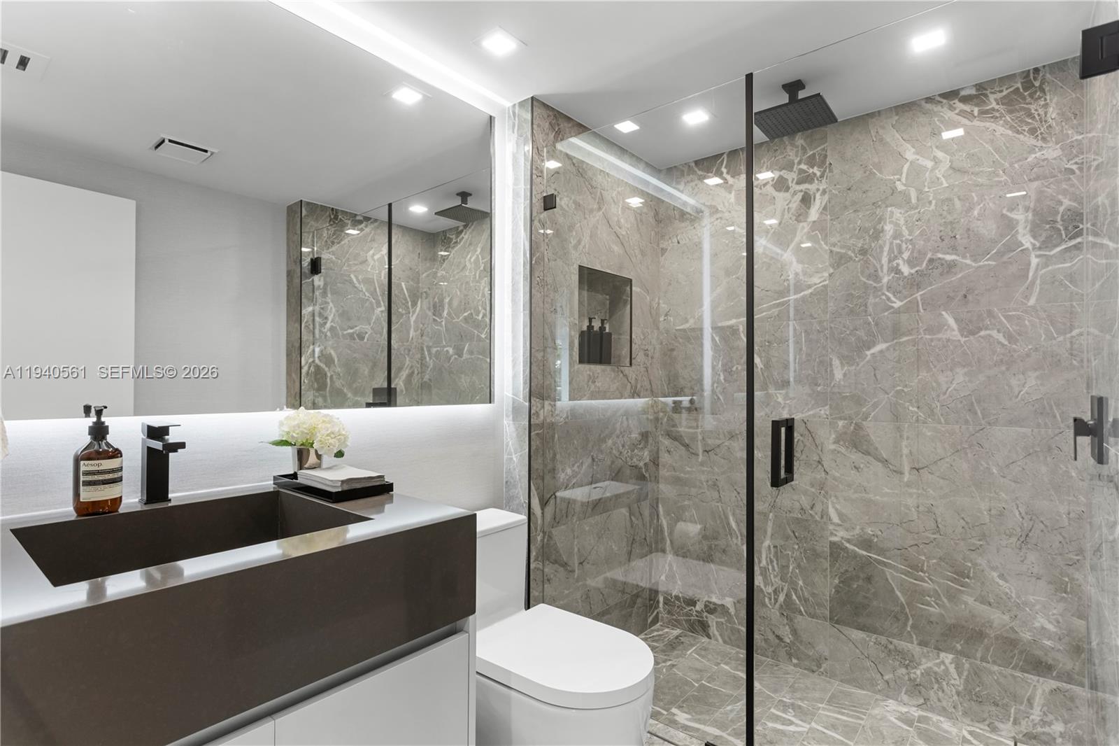 image Bristol Tower Condo23