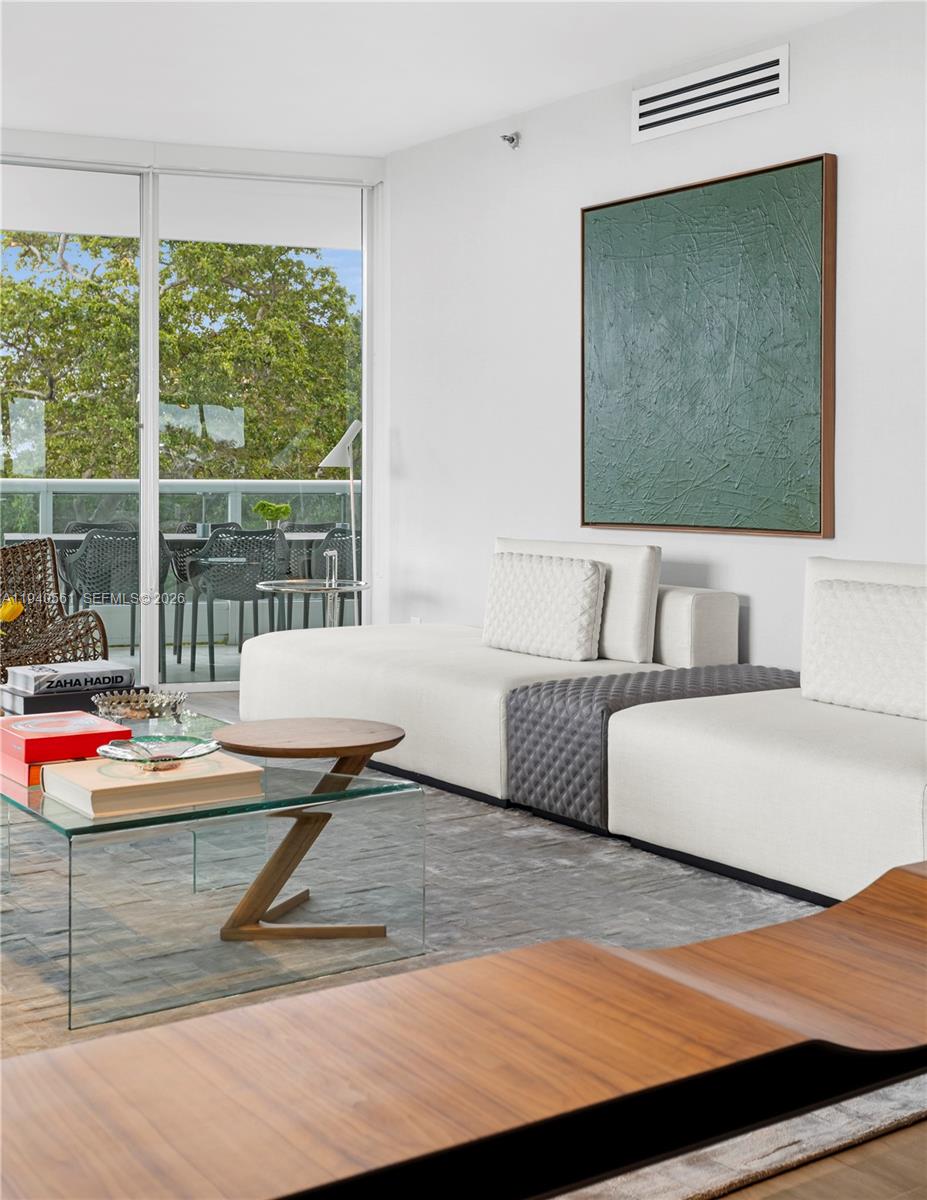 image Bristol Tower Condo4