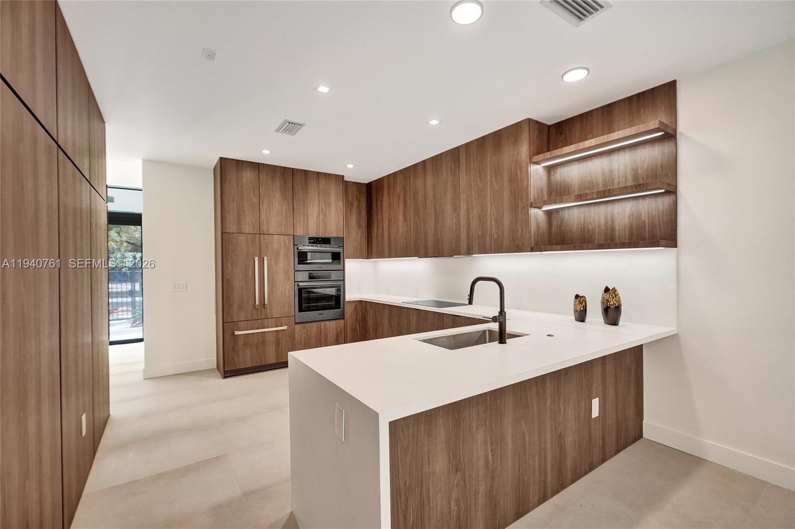 3071 Hibiscus St Miami, FL 33133