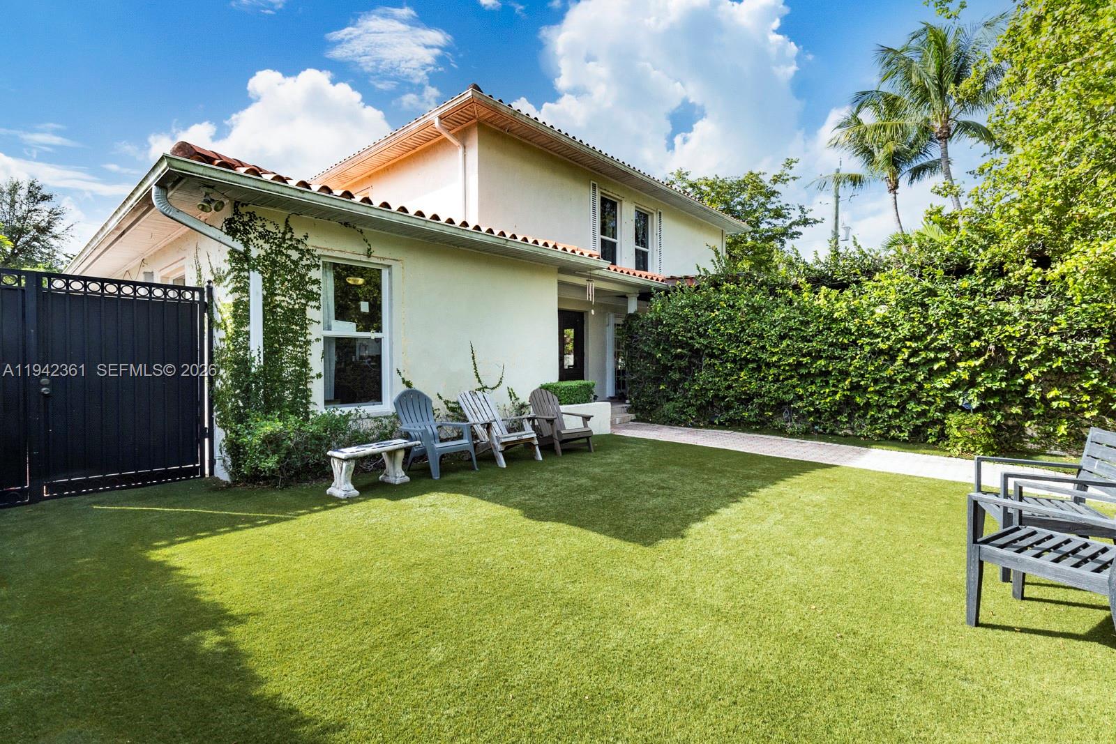 360 SW 28th Rd Miami, FL 33129