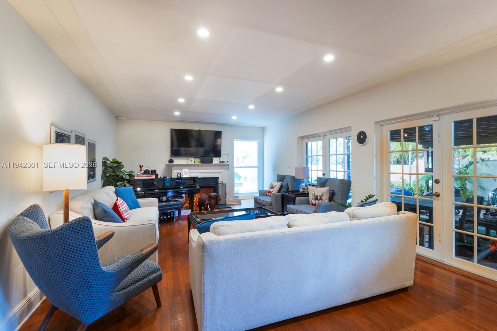 360 SW 28th Rd Miami, FL 33129