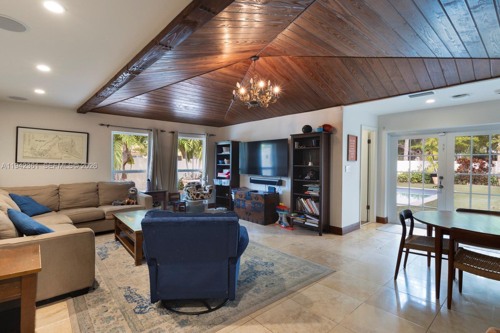 360 SW 28th Rd Miami, FL 33129