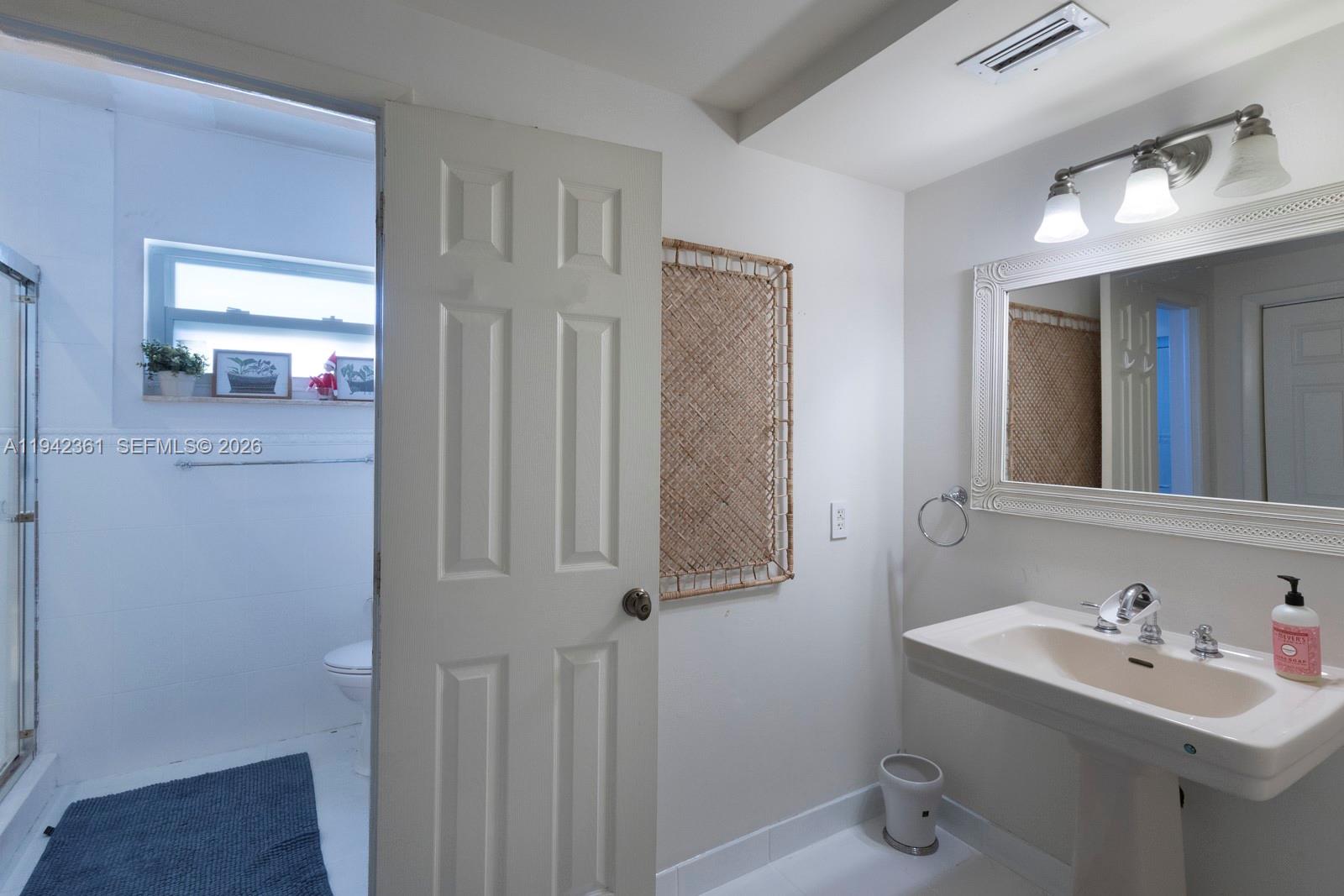 360 SW 28th Rd Miami, FL 33129