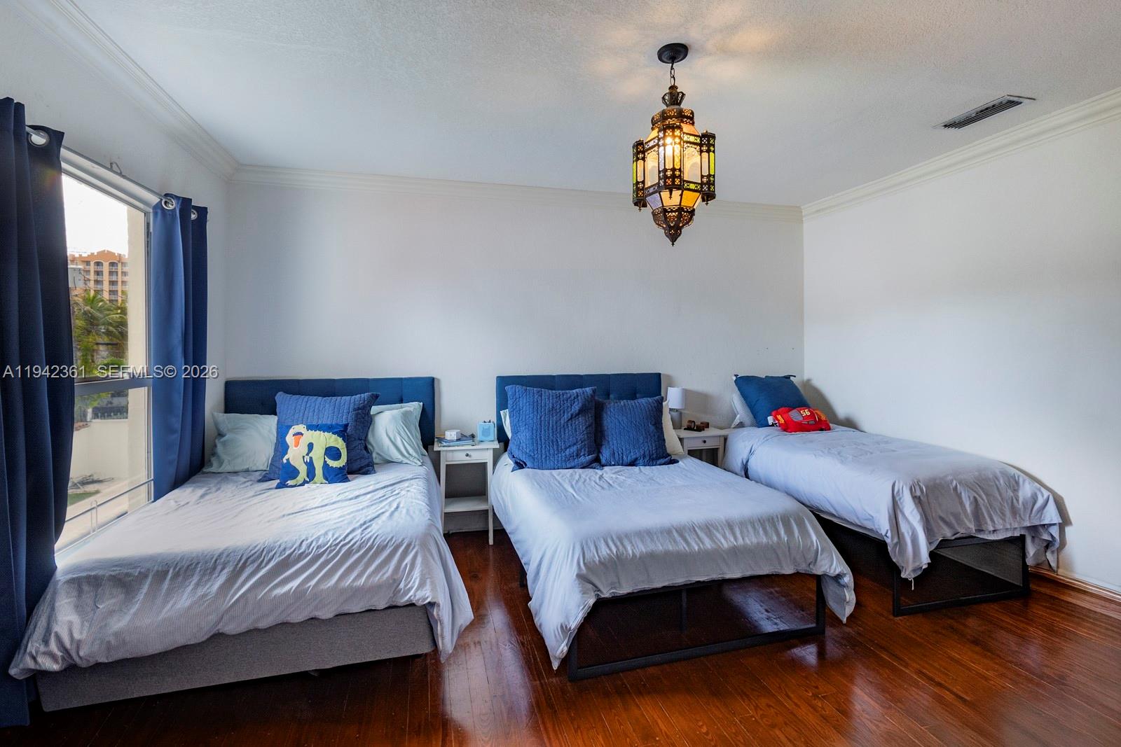 360 SW 28th Rd Miami, FL 33129