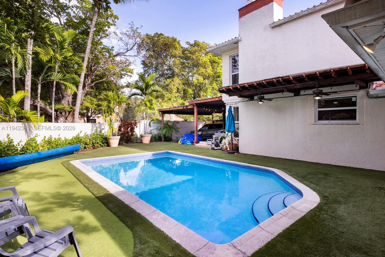 360 SW 28th Rd Miami, FL 33129