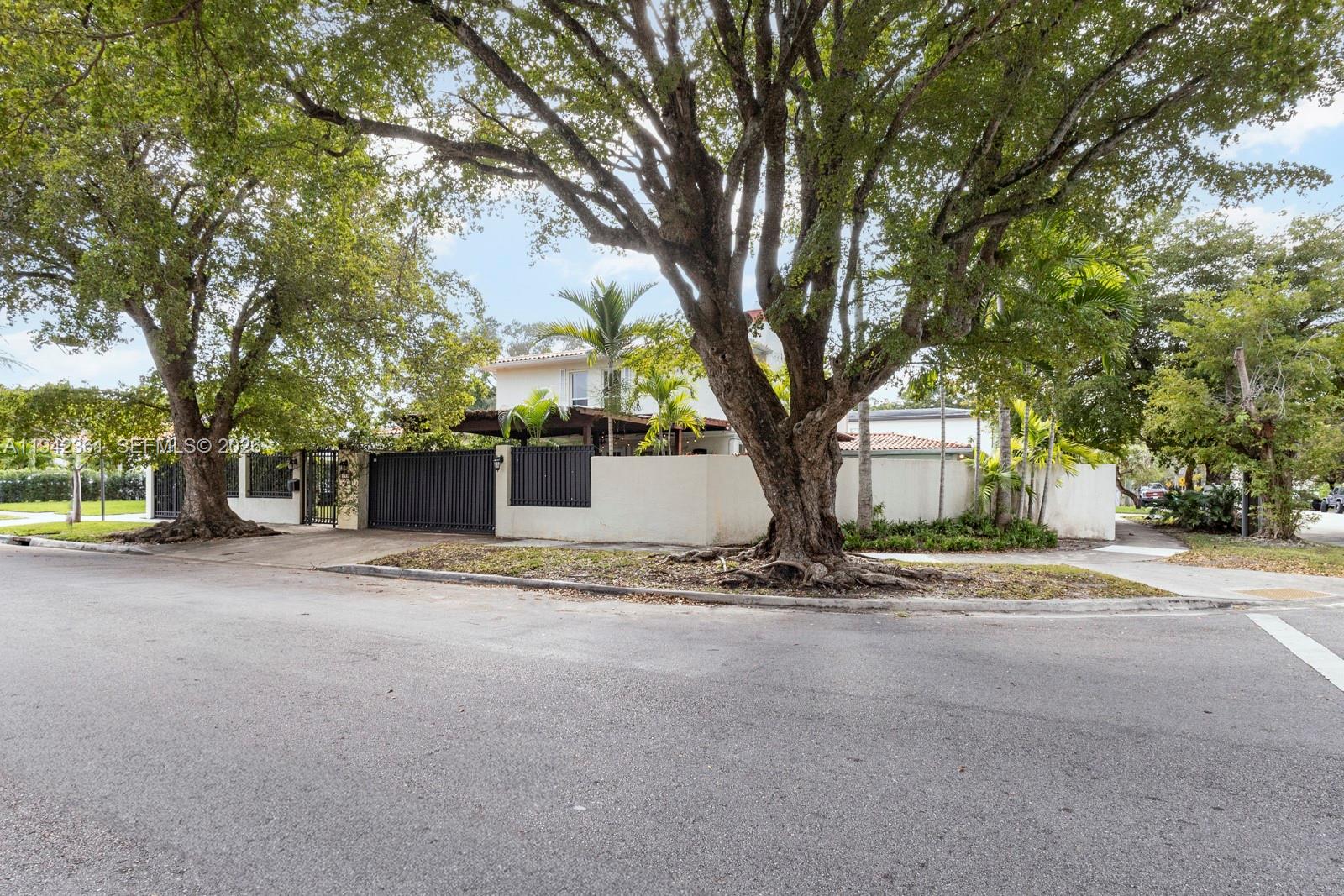 360 SW 28th Rd Miami, FL 33129