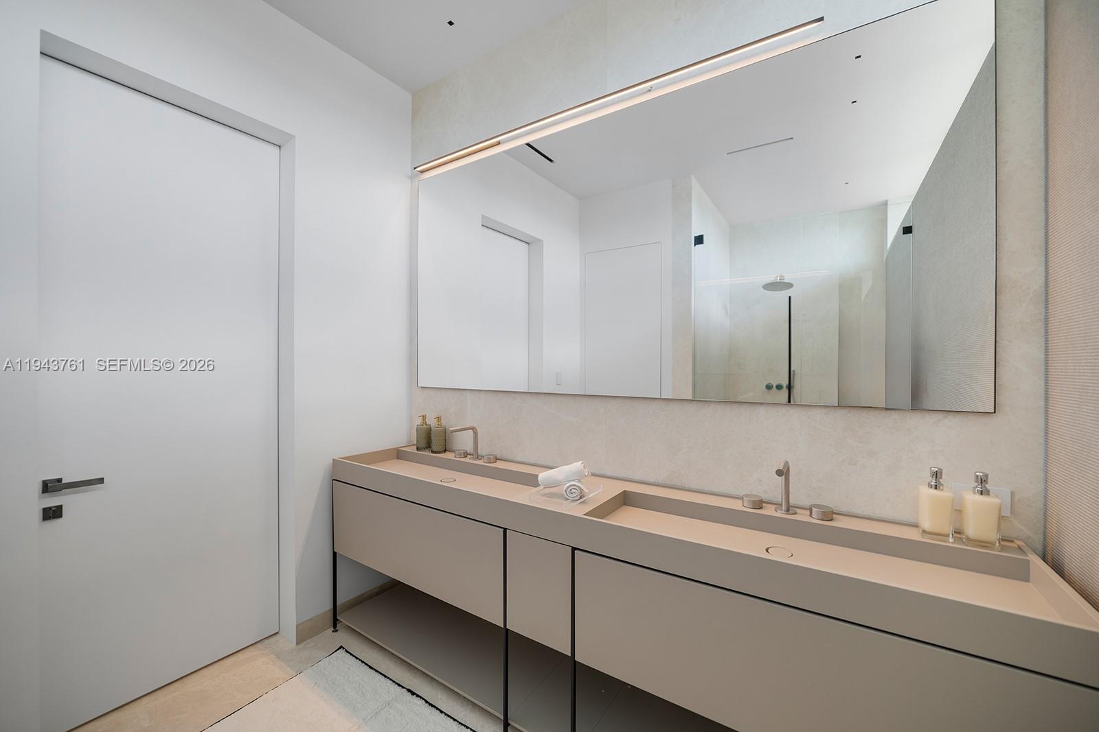 217 E Rivo Alto Dr Miami Beach, FL 33139