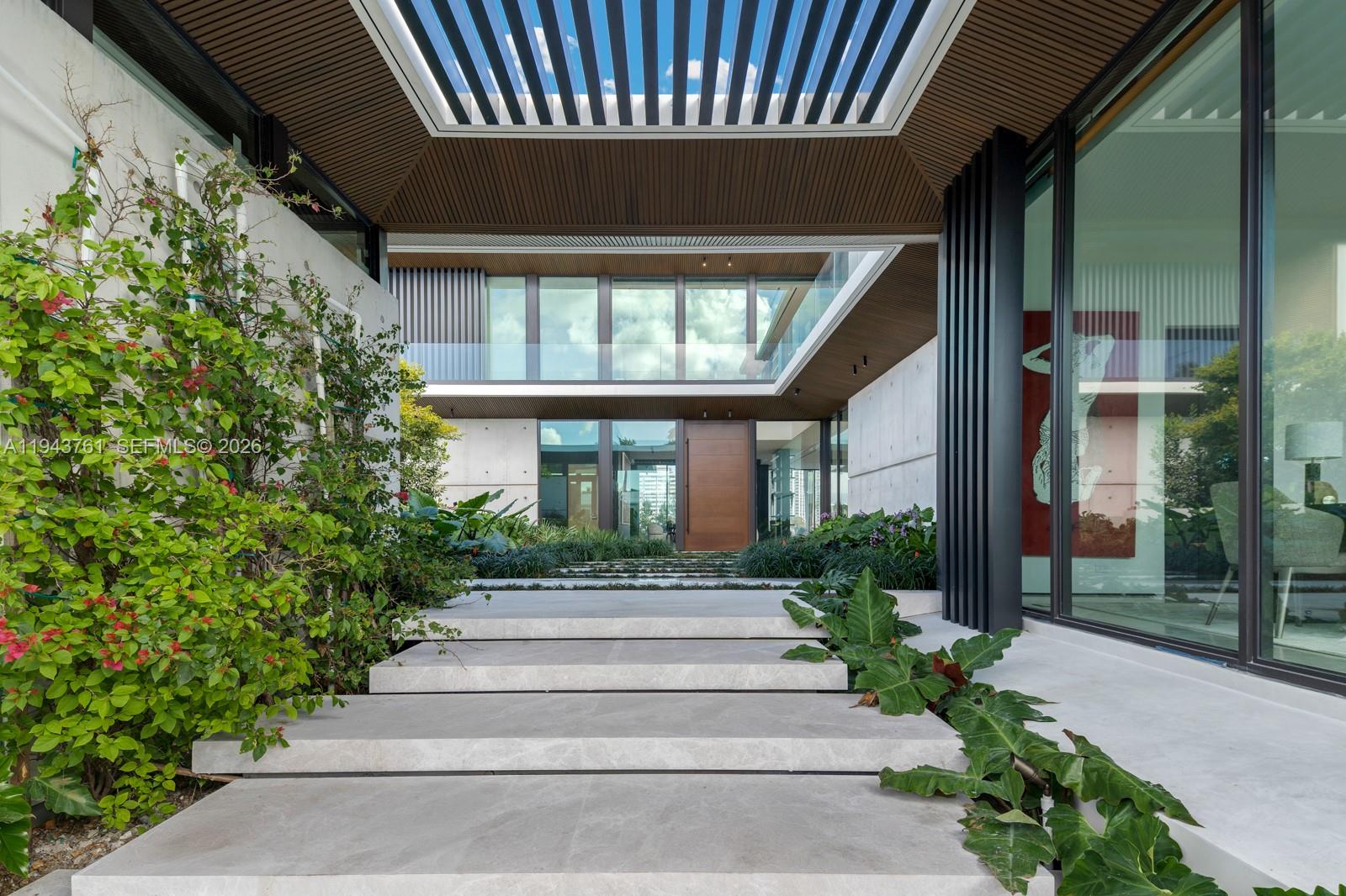 217 E Rivo Alto Dr Miami Beach, FL 33139