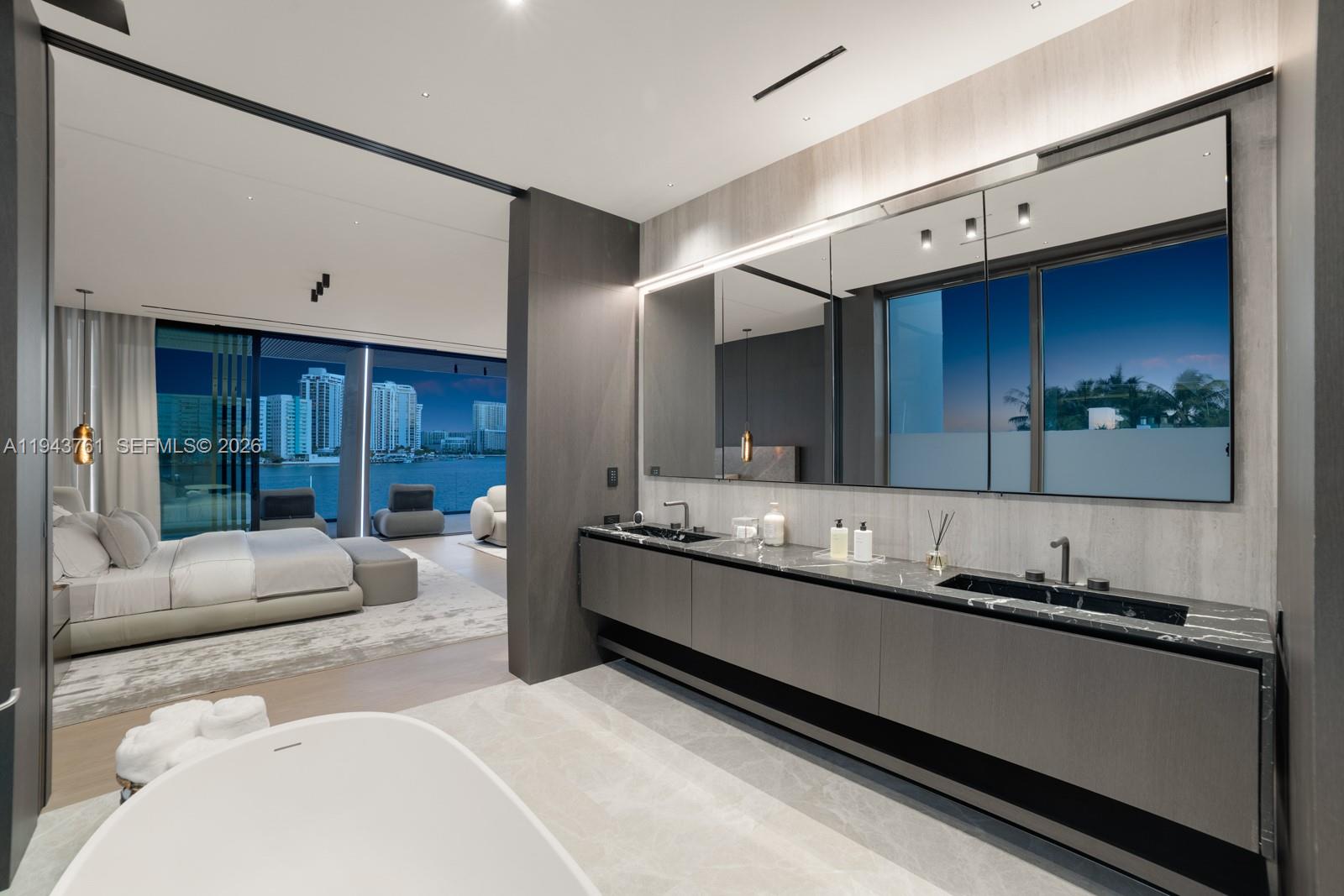 217 E Rivo Alto Dr Miami Beach, FL 33139