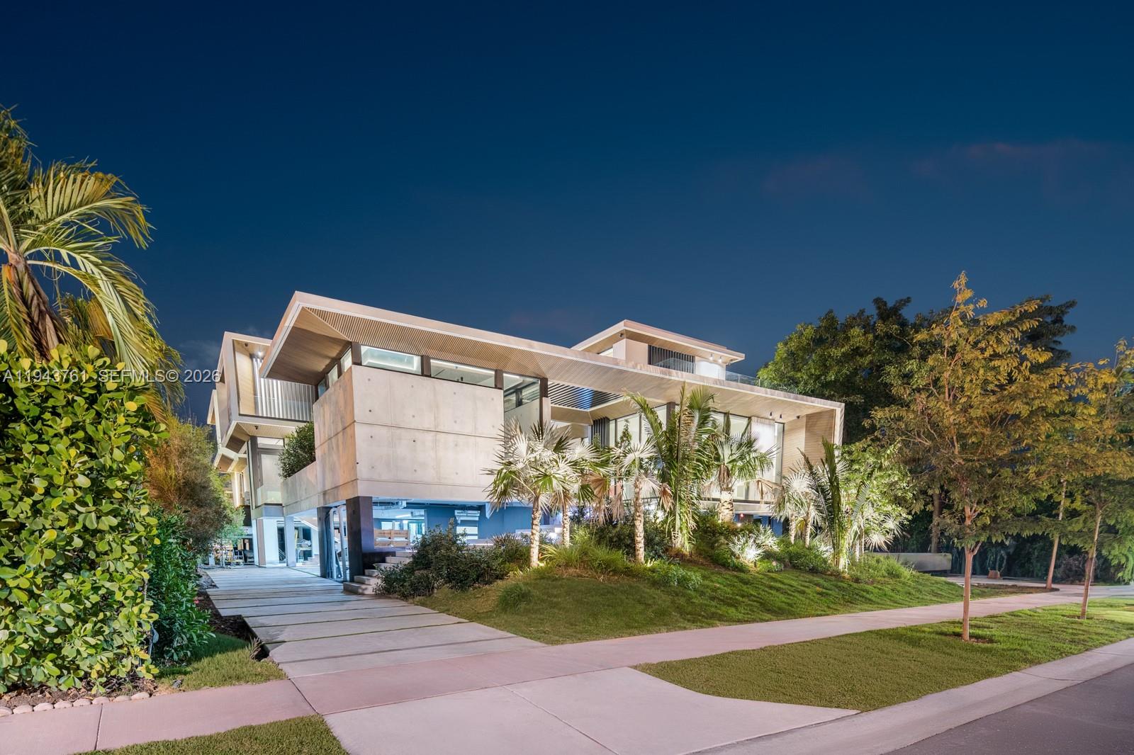 217 E Rivo Alto Dr Miami Beach, FL 33139