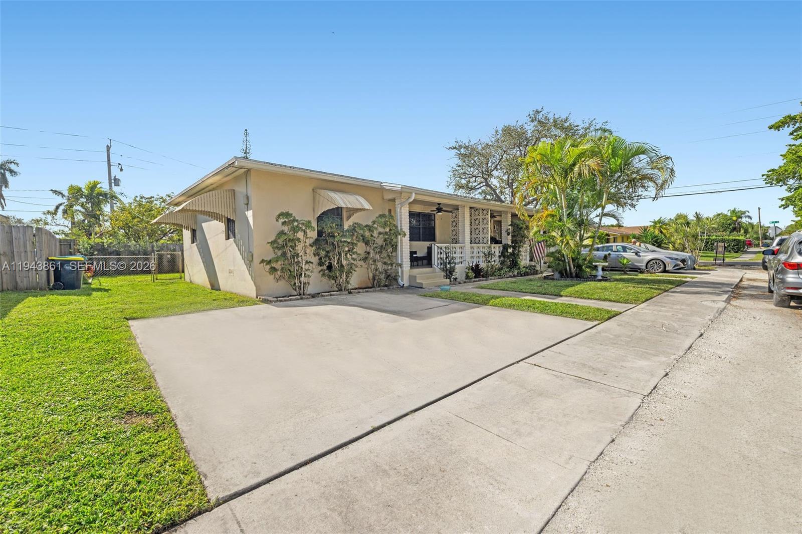 206 SE 5th St #. Dania Beach, FL 33004