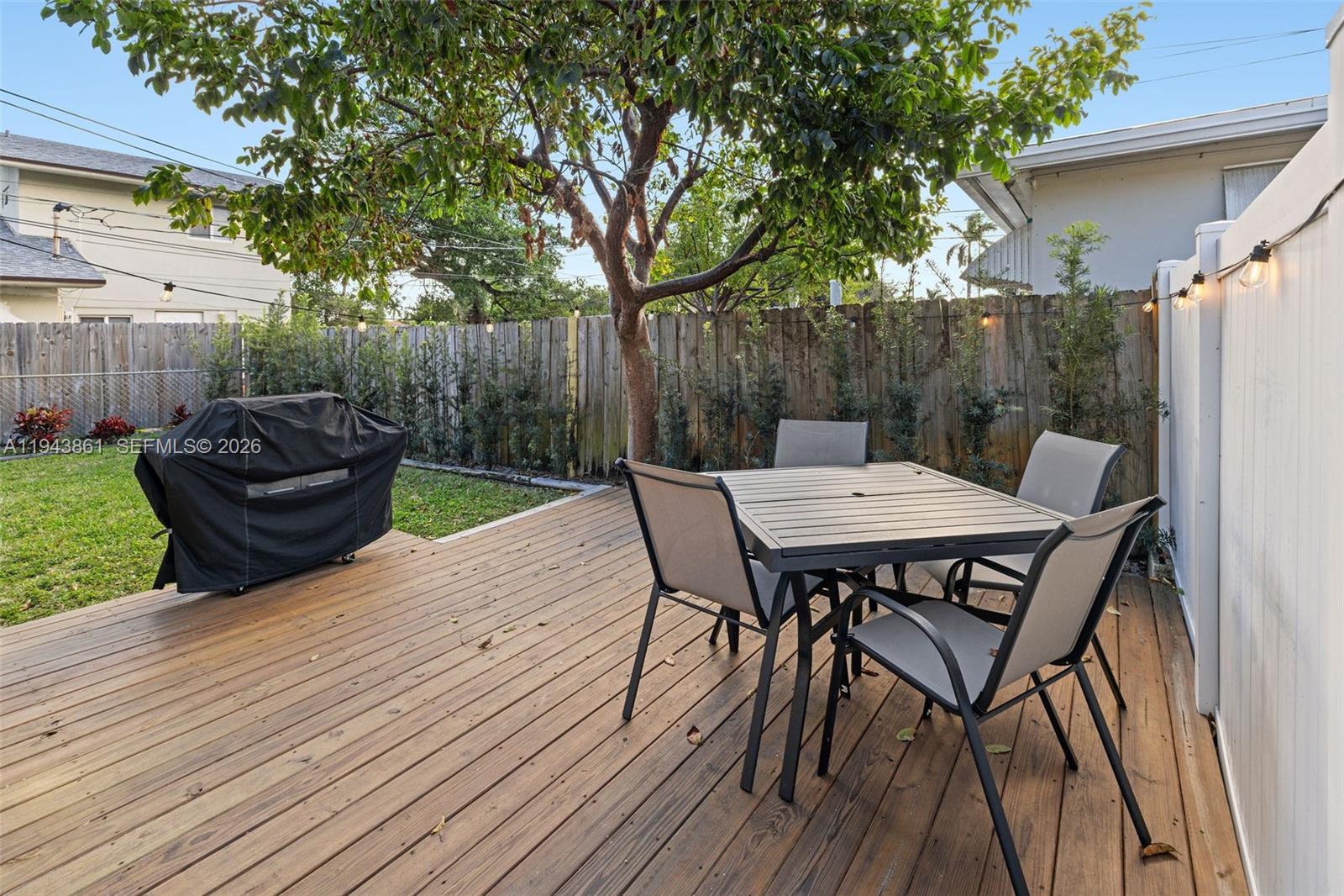 206 SE 5th St #. Dania Beach, FL 33004