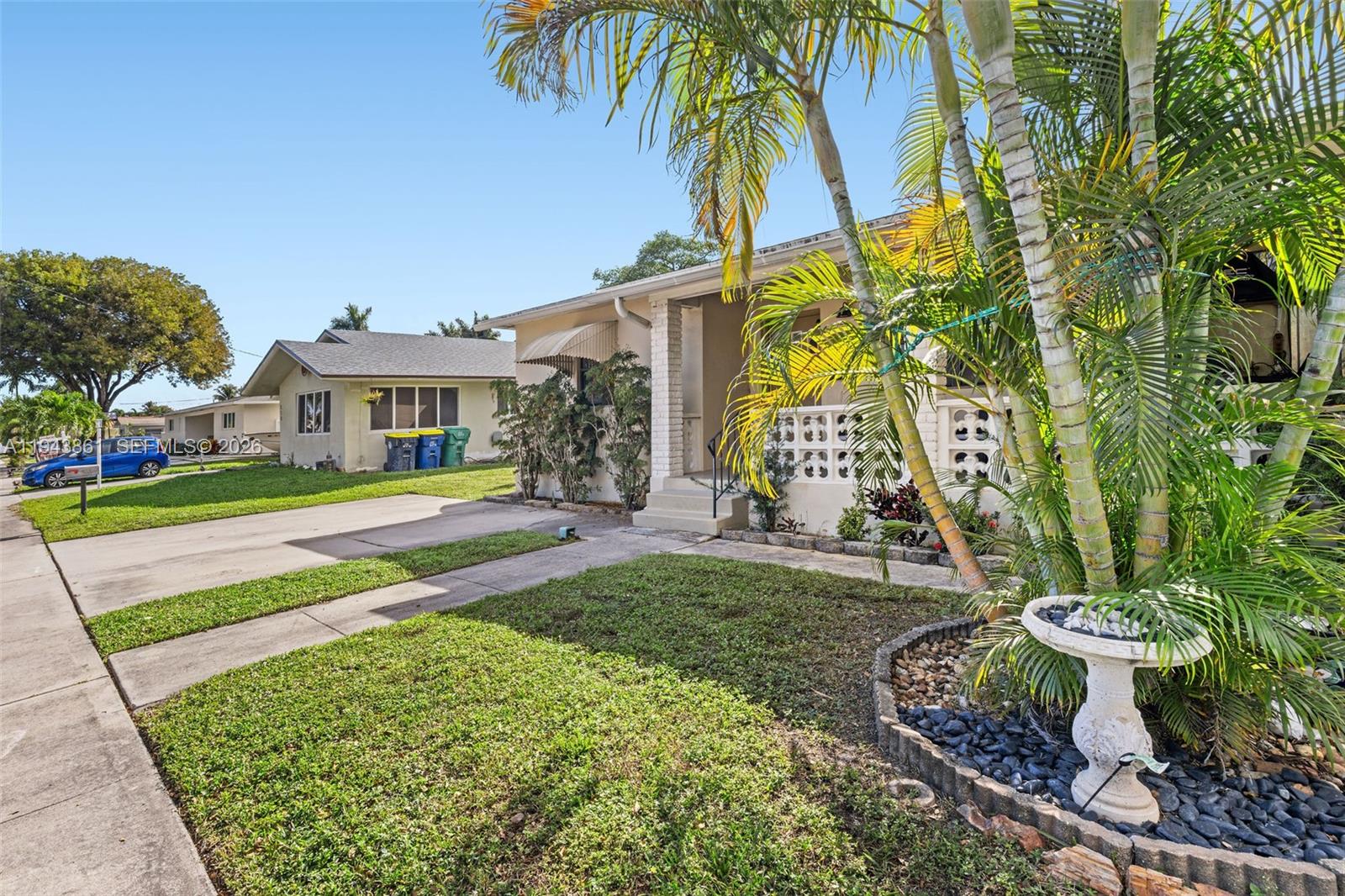 206 SE 5th St #. Dania Beach, FL 33004