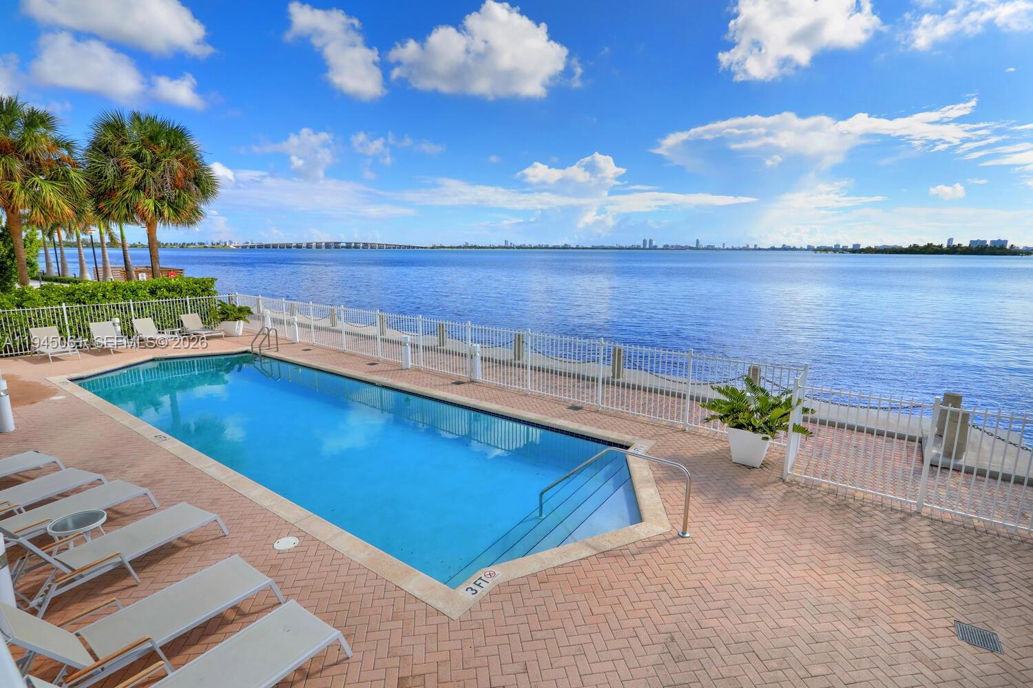 image New Wave Condominium5