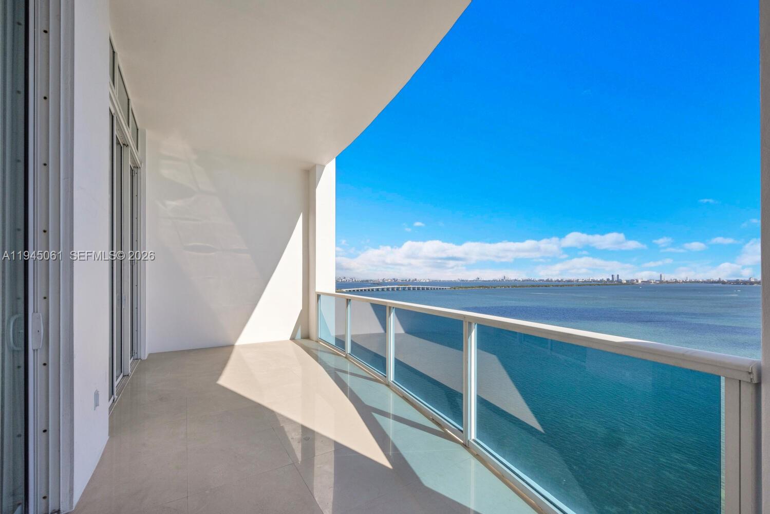 image New Wave Condominium8