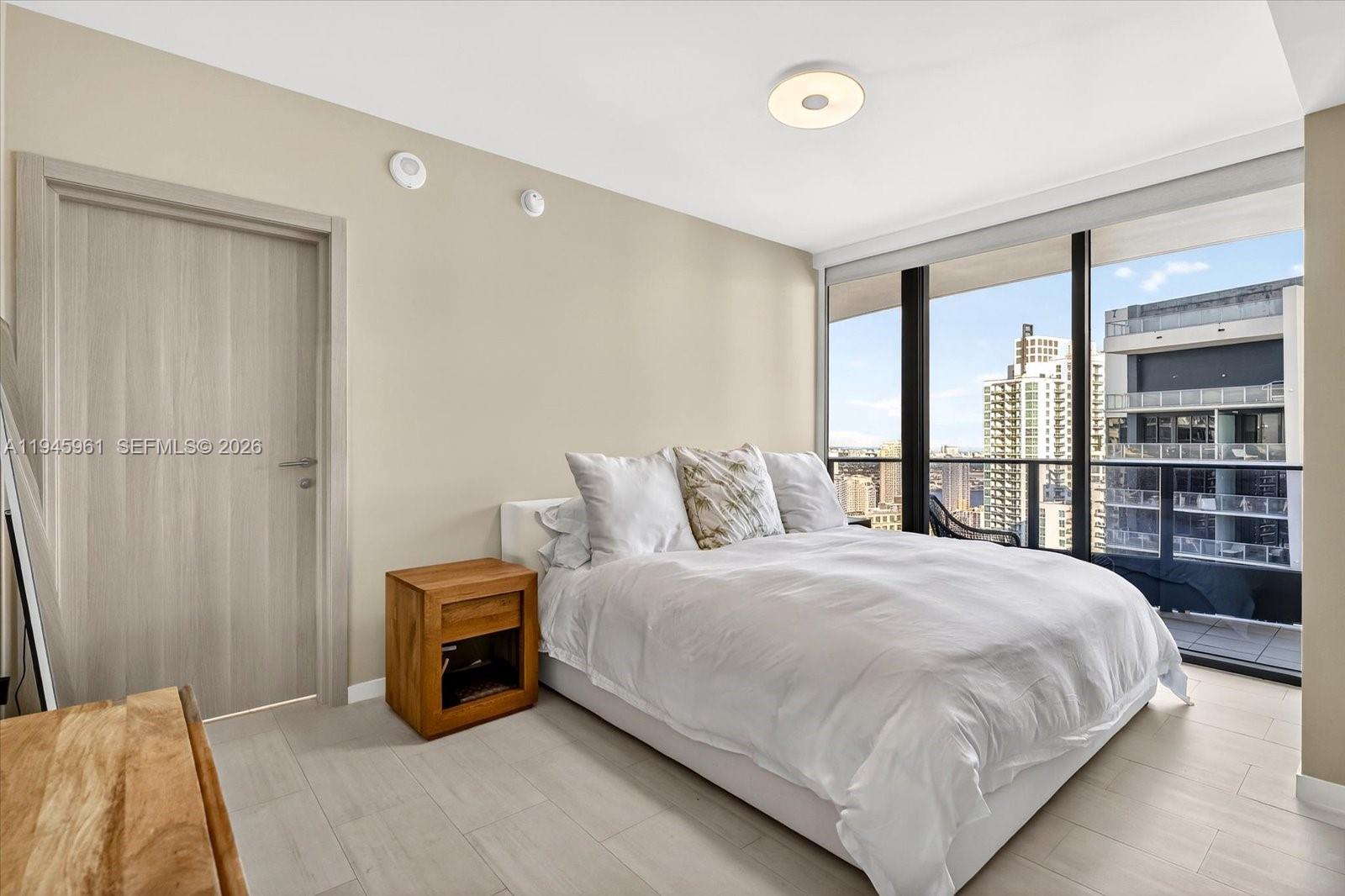 1000 Brickell Plz #4809 Miami, FL 33131