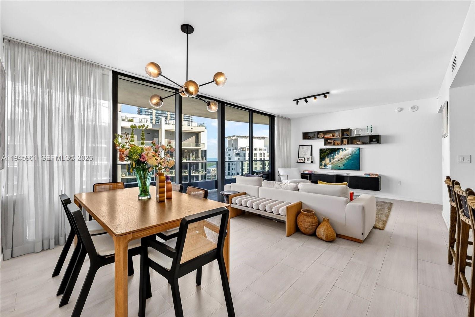 1000 Brickell Plz #4809 Miami, FL 33131