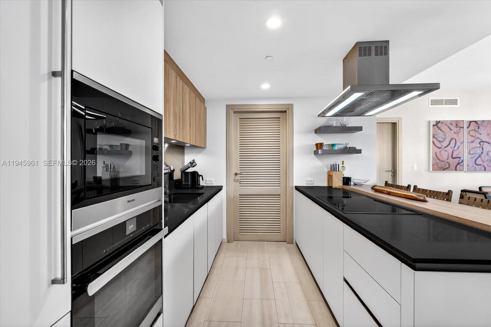 1000 Brickell Plz #4809 Miami, FL 33131