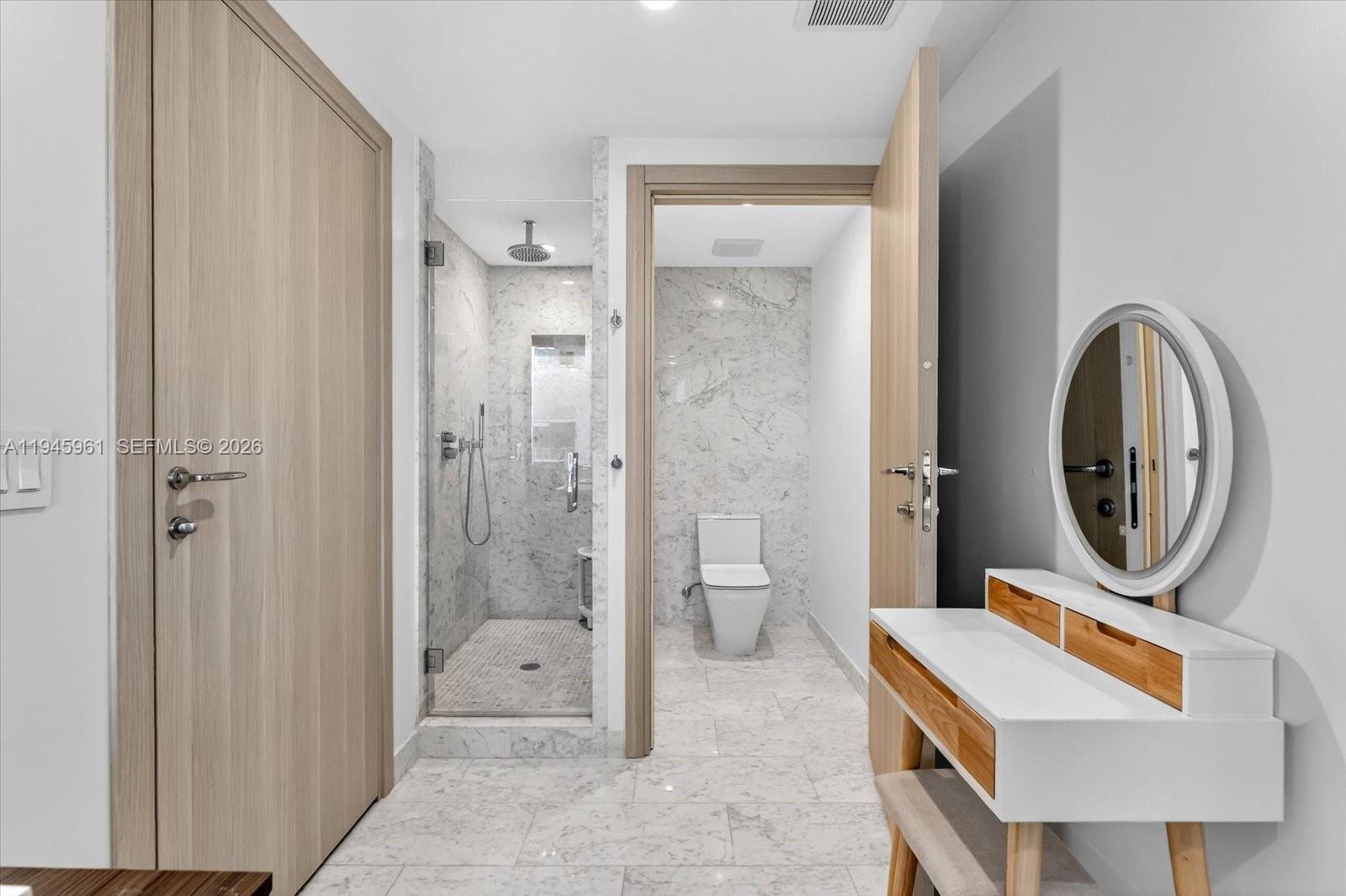 1000 Brickell Plz #4809 Miami, FL 33131