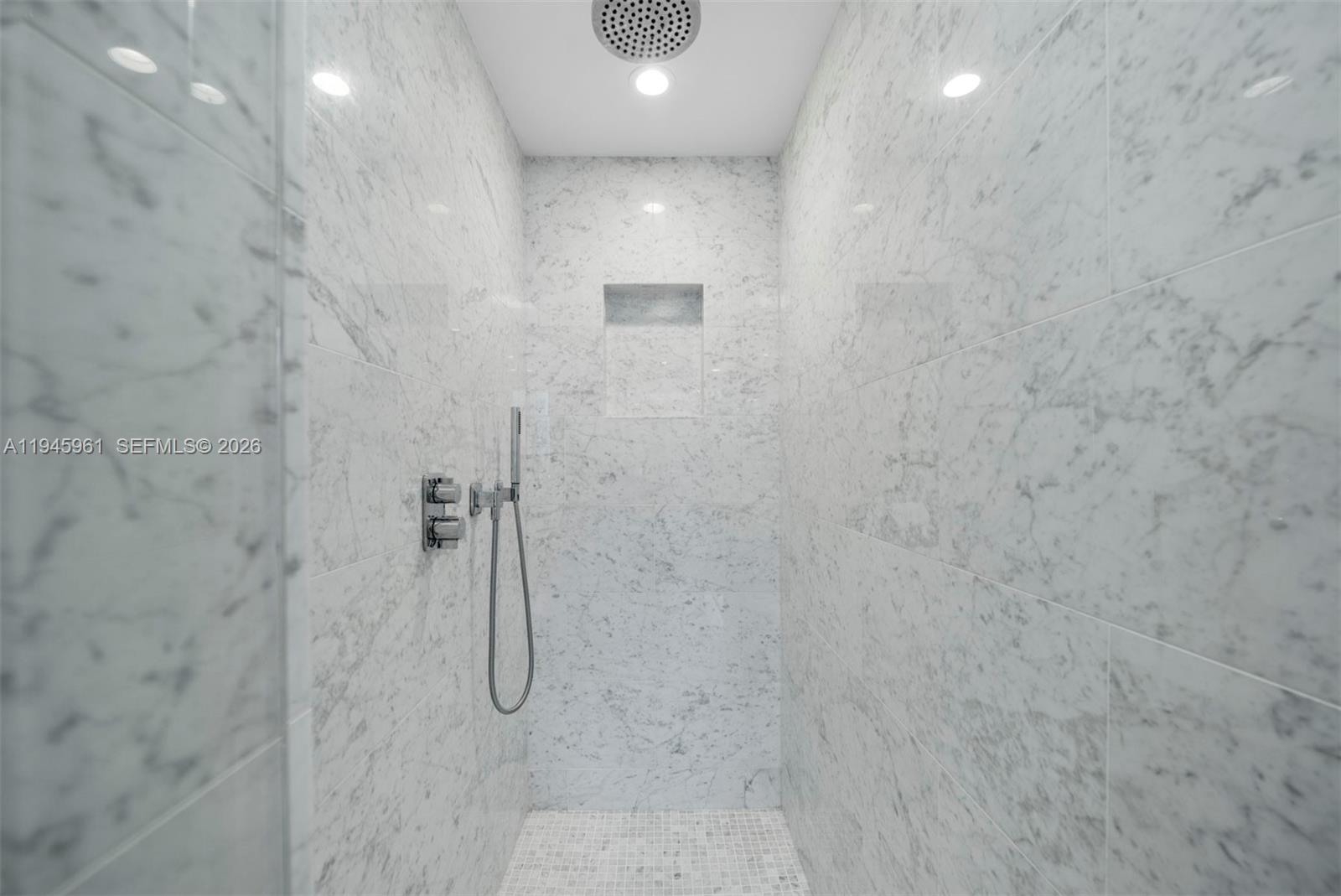 1000 Brickell Plz #4809 Miami, FL 33131