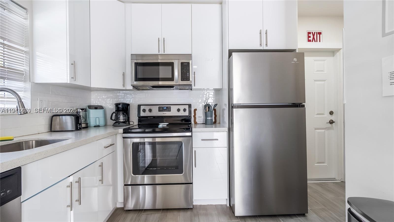 1702 SW 20th St Fort Lauderdale, FL 33315