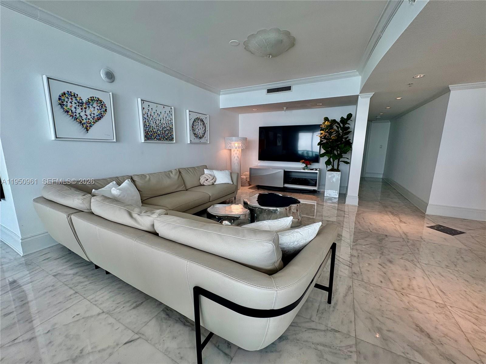 1800 N Bayshore Dr #1801 Miami, FL 33132