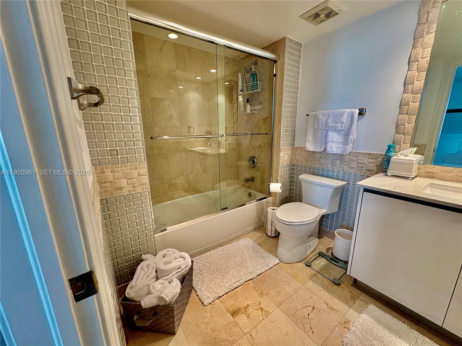 1800 N Bayshore Dr #1801 Miami, FL 33132