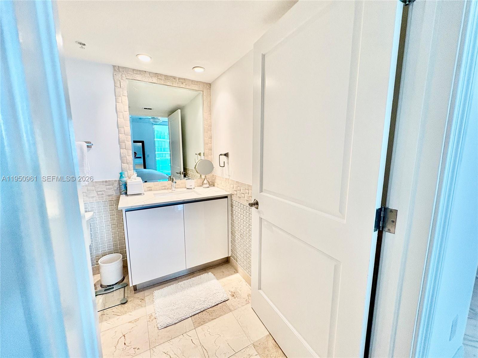 1800 N Bayshore Dr #1801 Miami, FL 33132