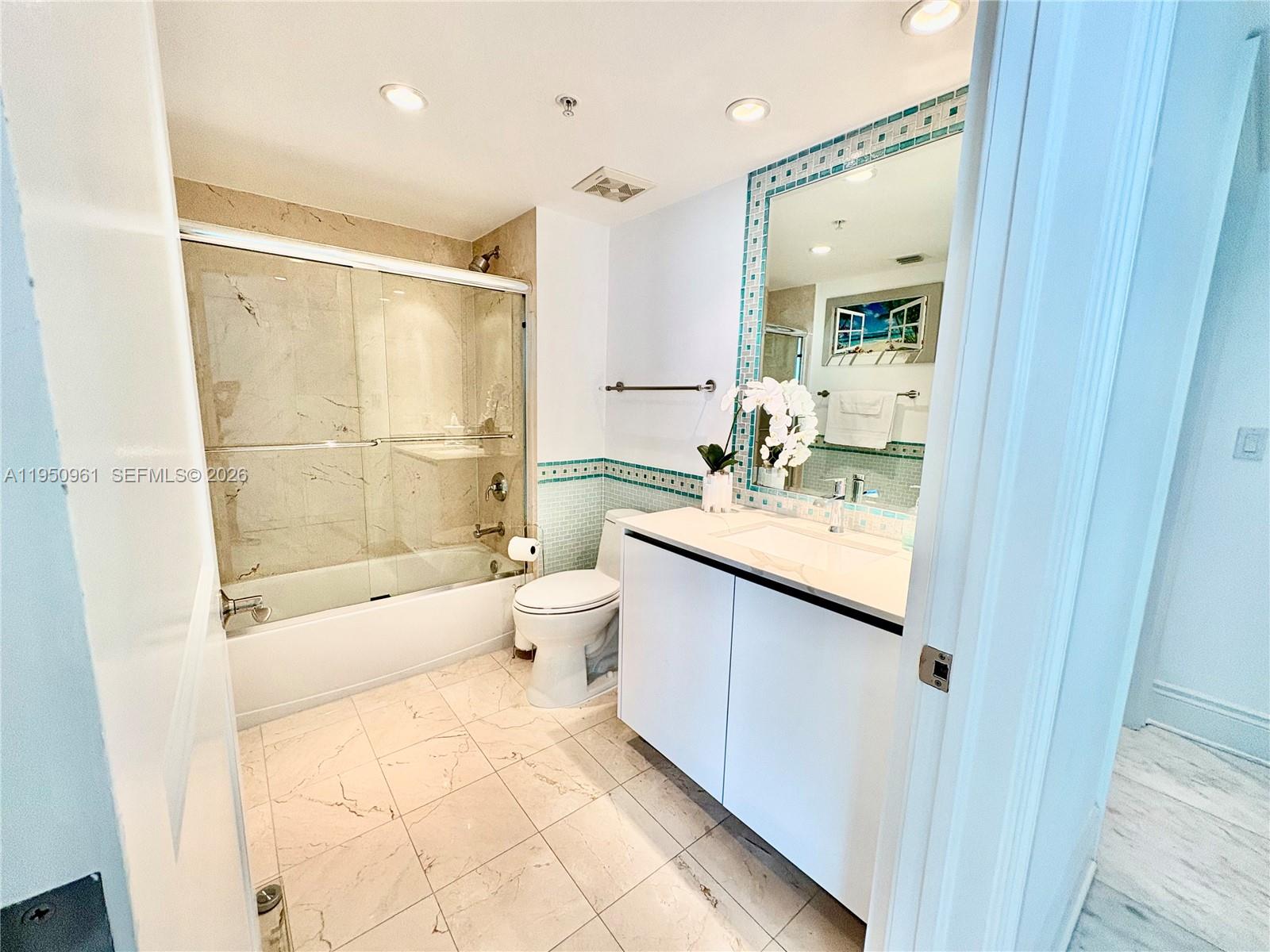 1800 N Bayshore Dr #1801 Miami, FL 33132