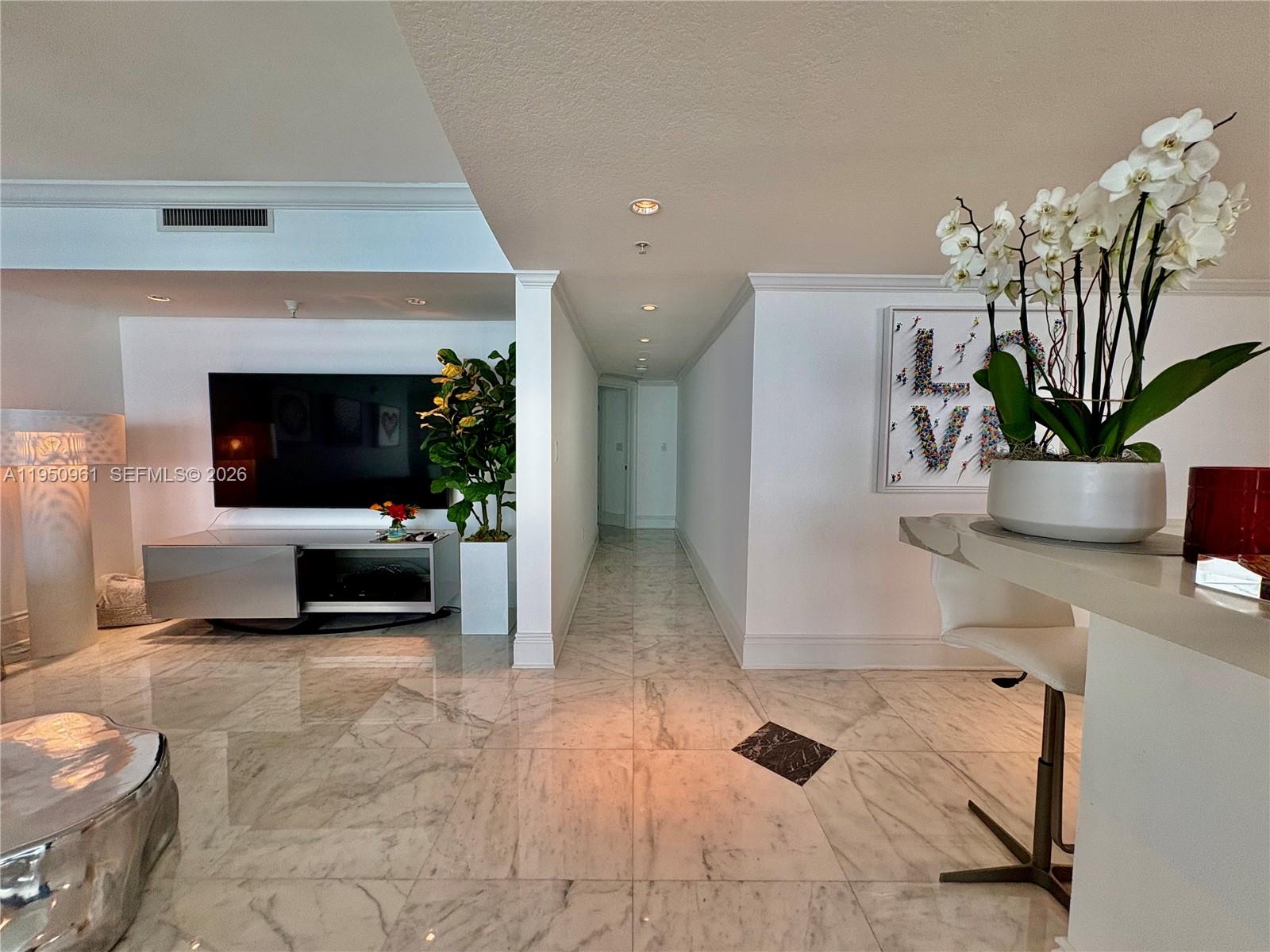 1800 N Bayshore Dr #1801 Miami, FL 33132