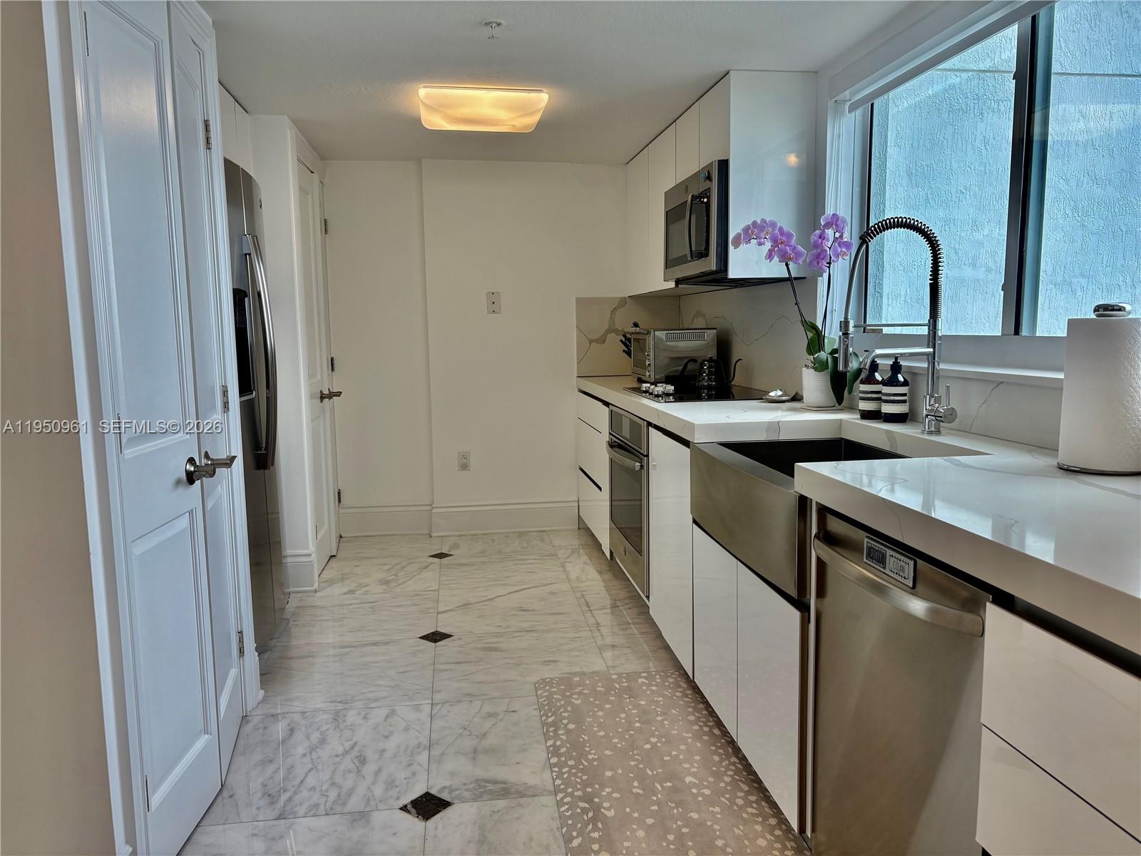 1800 N Bayshore Dr #1801 Miami, FL 33132