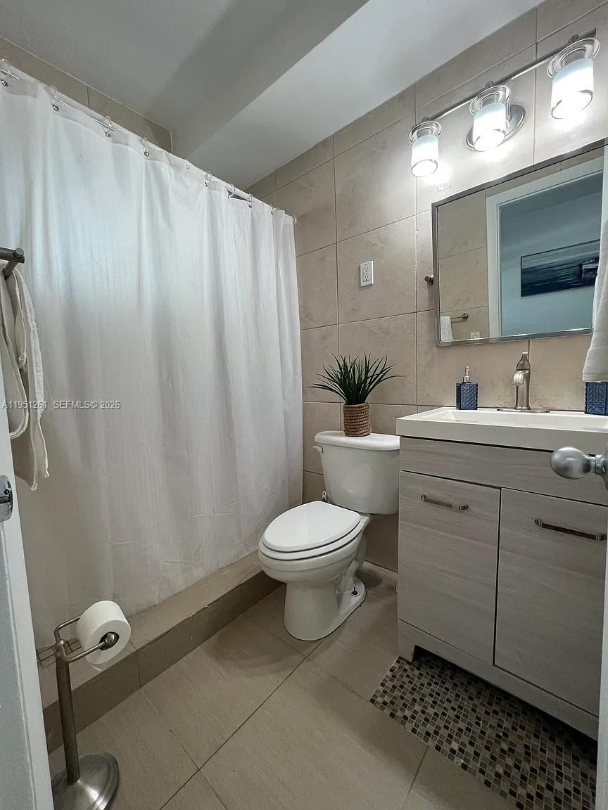 100 Sunrise Dr #5 Key Biscayne, FL 33149