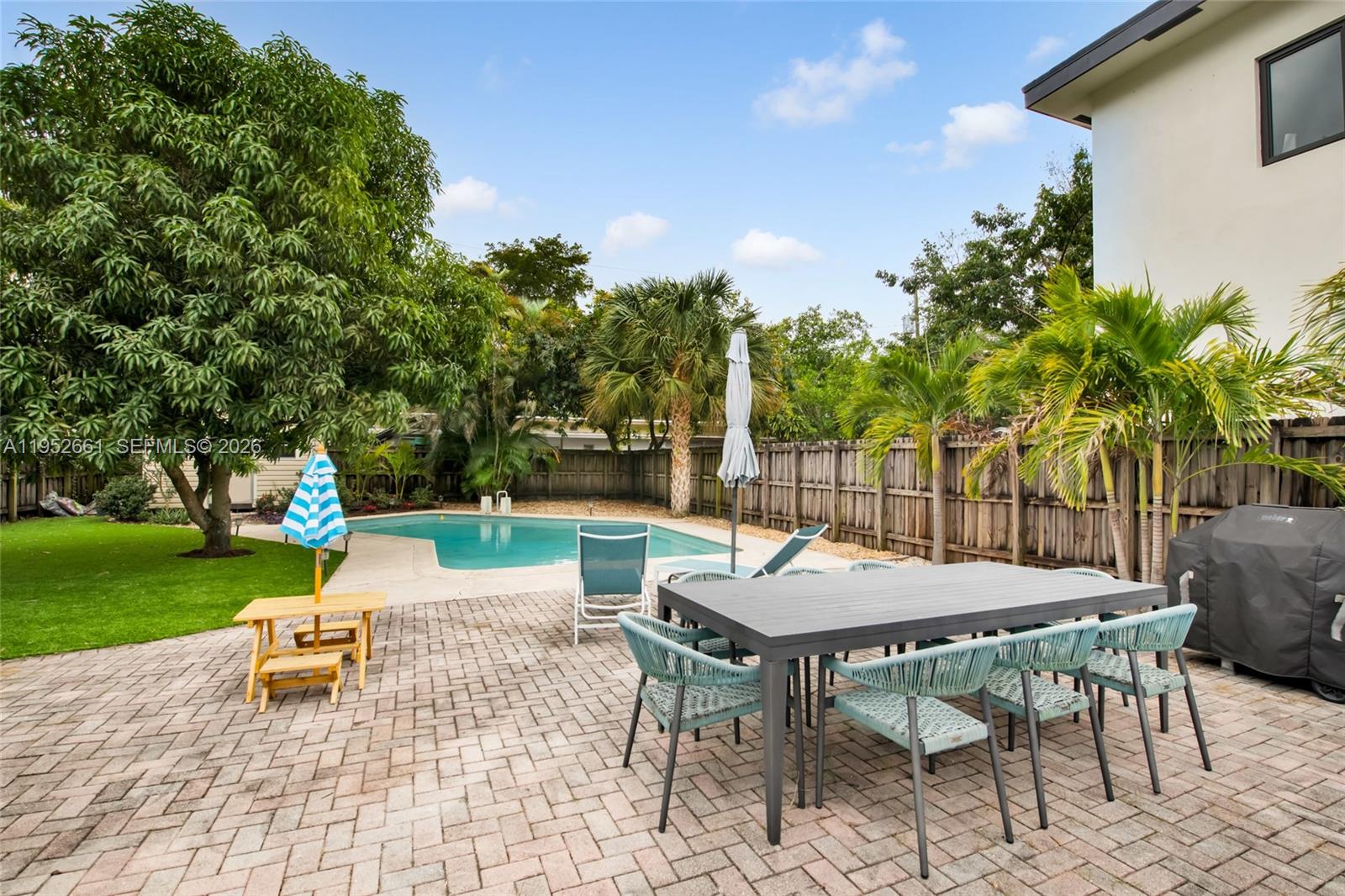 1512 SW 24th St Fort Lauderdale, FL 33315