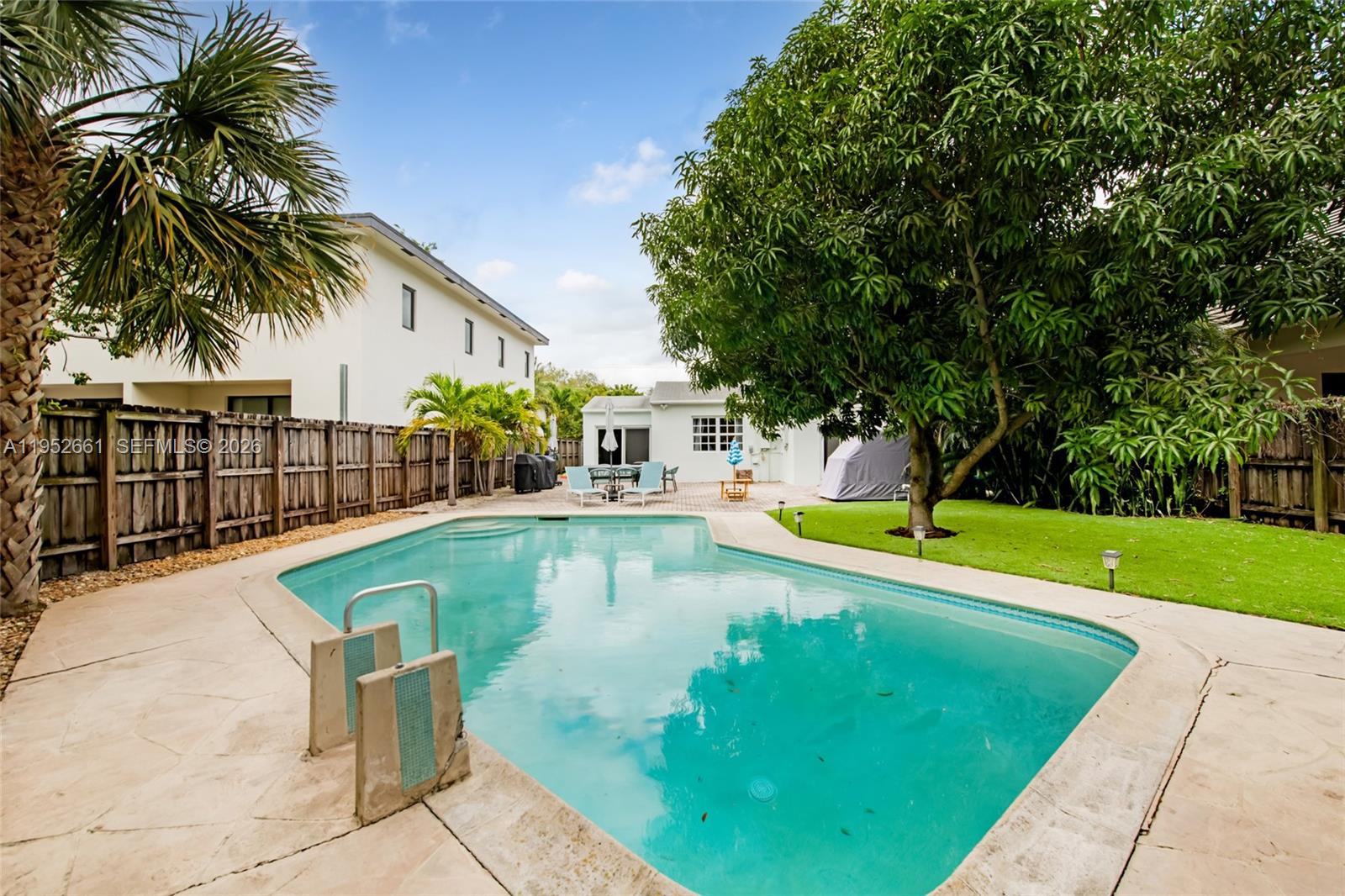 1512 SW 24th St Fort Lauderdale, FL 33315