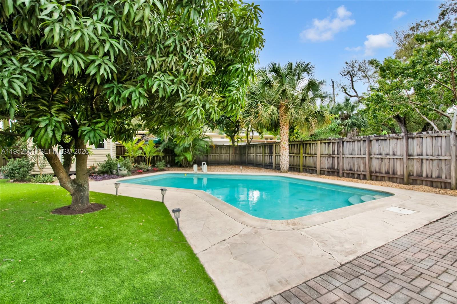 1512 SW 24th St Fort Lauderdale, FL 33315