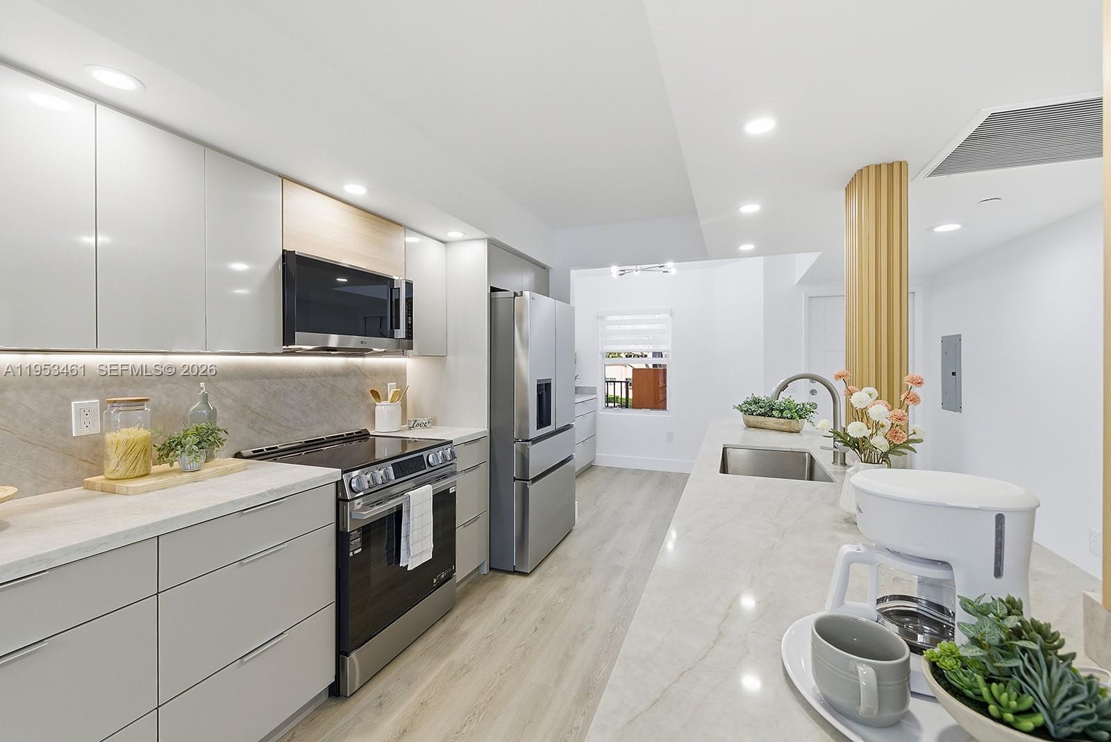 571 SW 141st Ave #204N