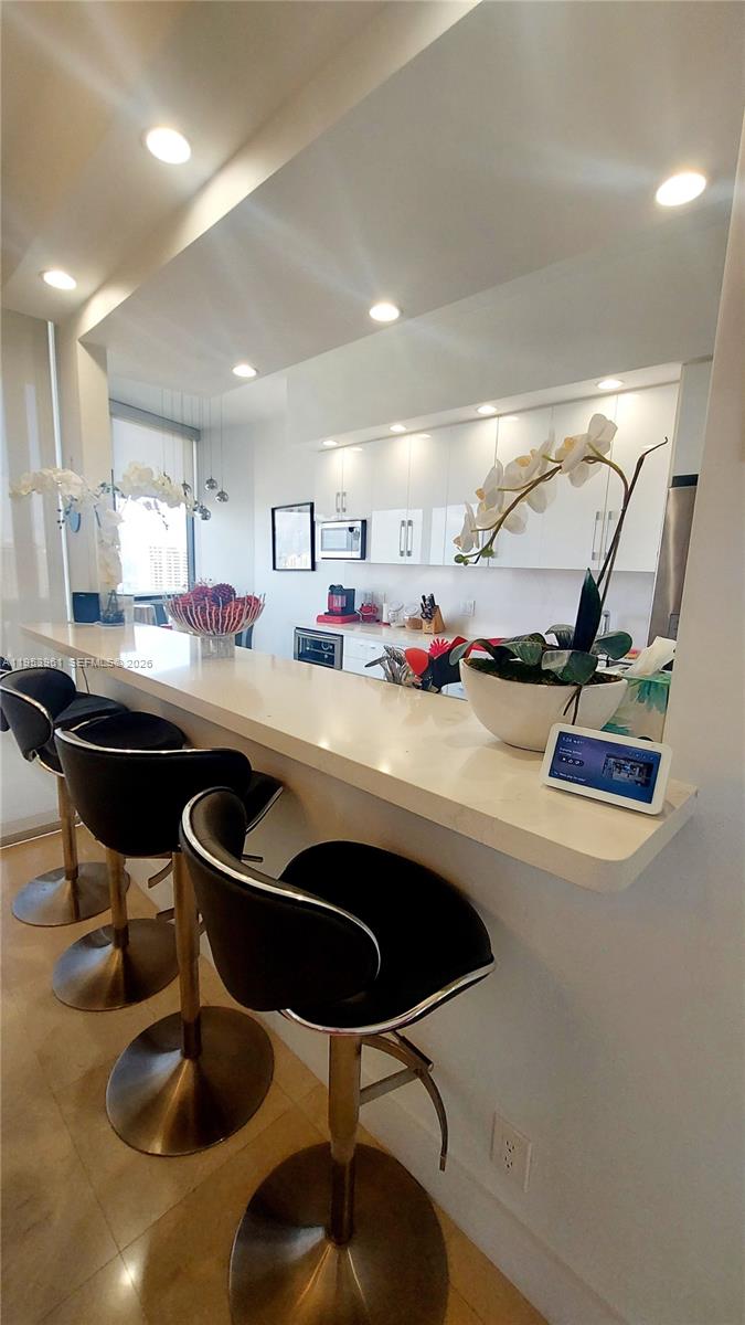 1000 E Island Blvd #3106