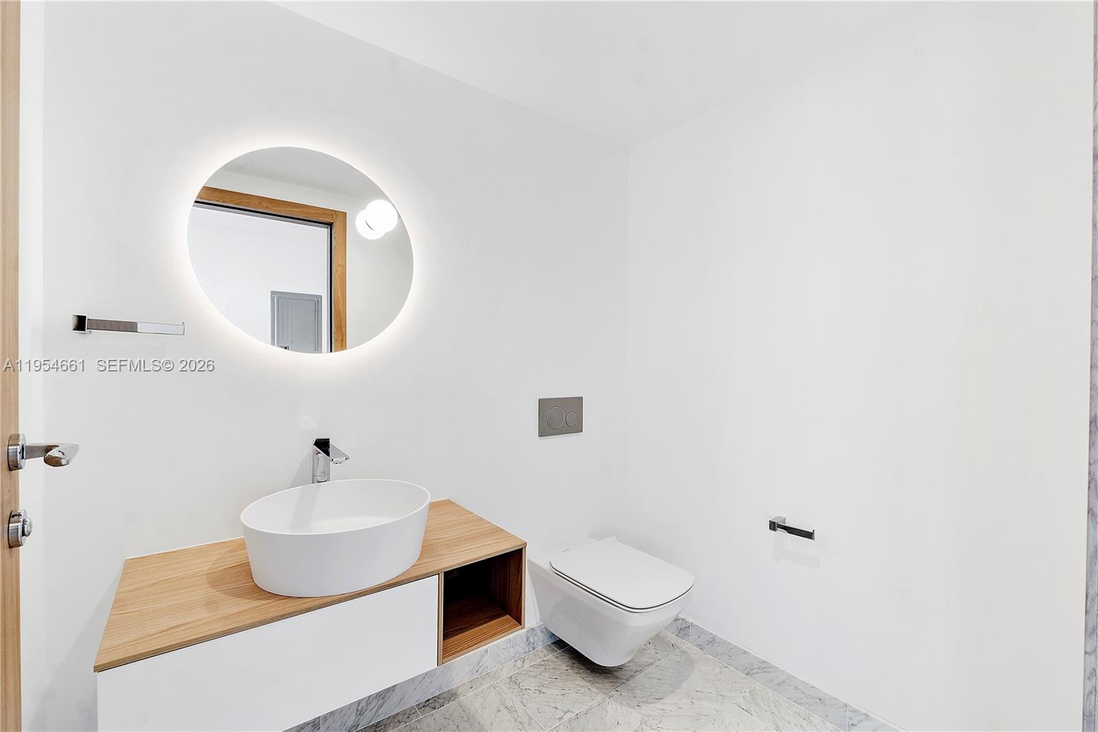 1135 103rd St #401 Bay Harbor Islands, FL 33154