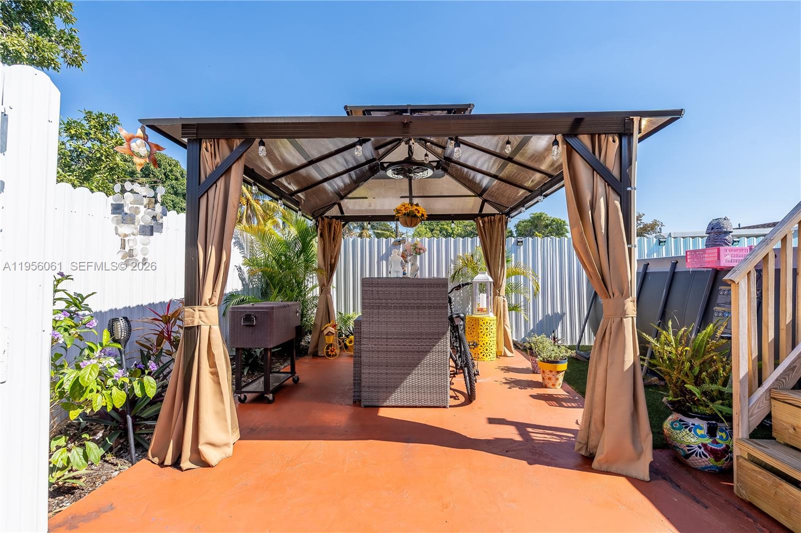 1031 NE 213th Ter Miami, FL 33179