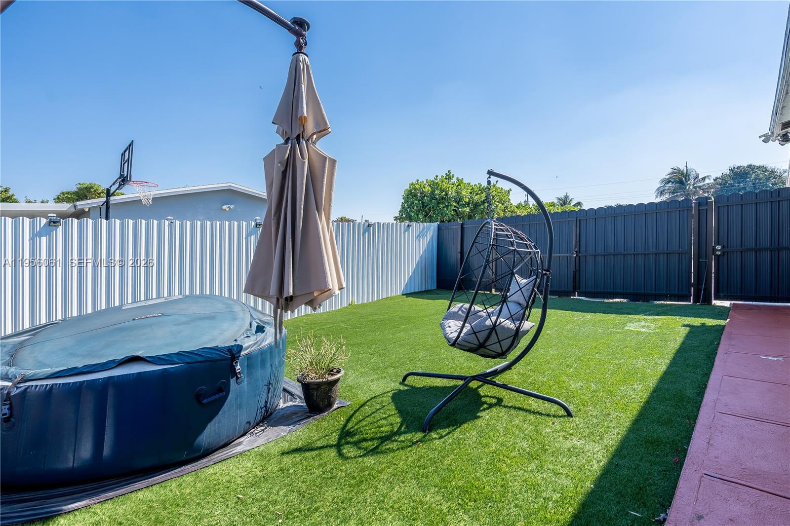 1031 NE 213th Ter Miami, FL 33179