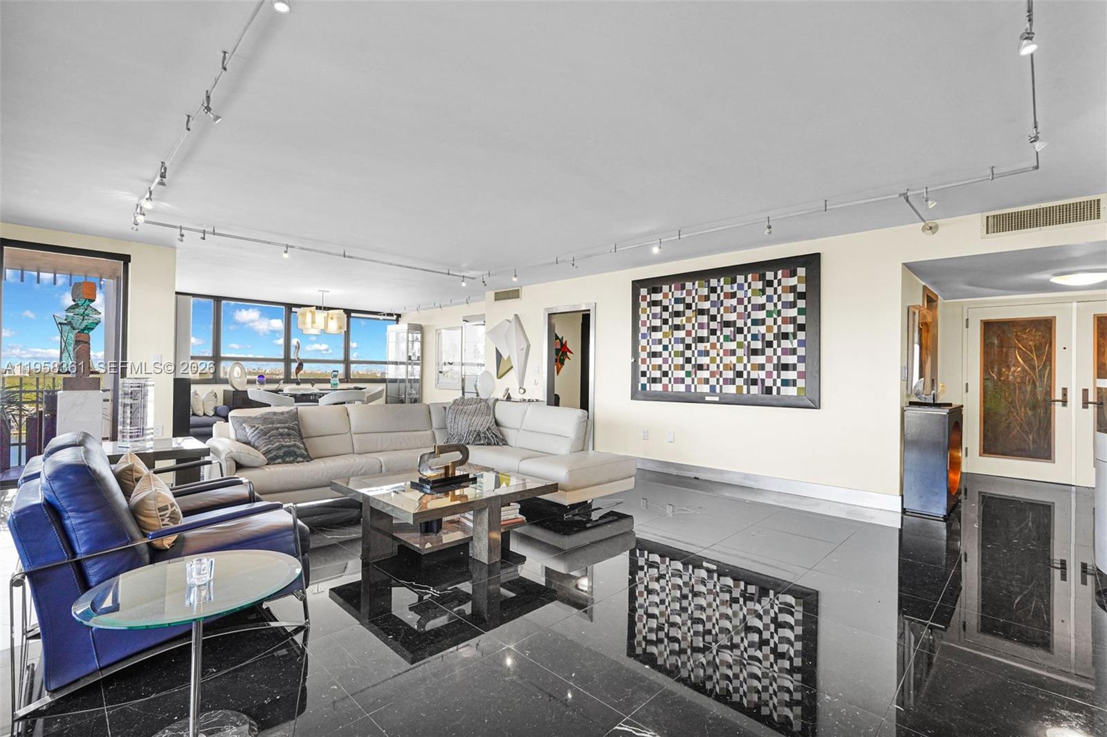 image Three Grove Isle9